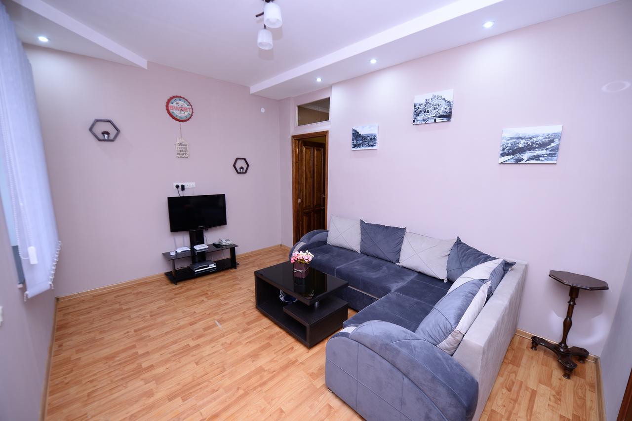 Sweet Home Apartment ティビリシ エクステリア 写真